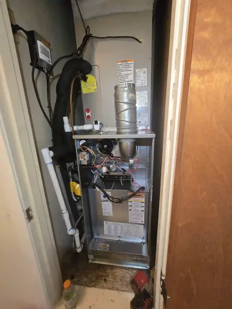 AC installation service in Irving, Texas by Mas Heating and Cooling technicians